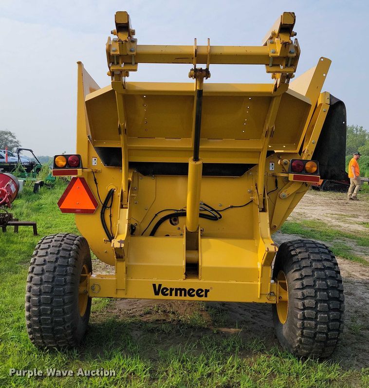 image for item EA2484 2017 Vermeer BPX9000 bale processor