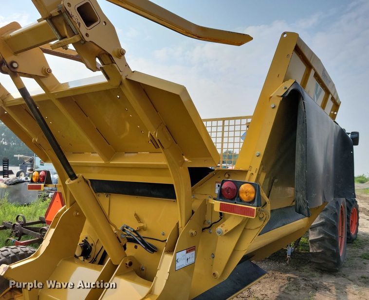 image for item EA2484 2017 Vermeer BPX9000 bale processor