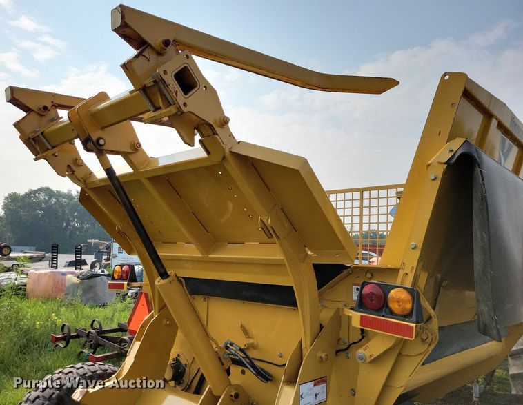 image for item EA2484 2017 Vermeer BPX9000 bale processor