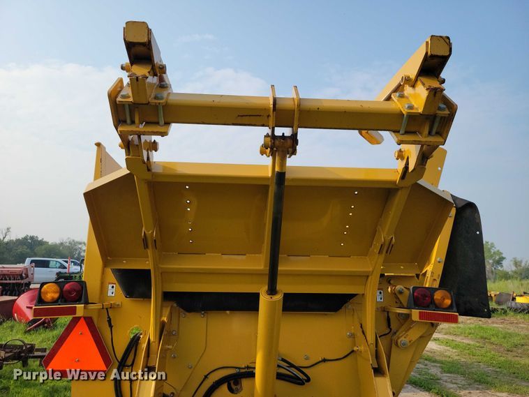 image for item EA2484 2017 Vermeer BPX9000 bale processor