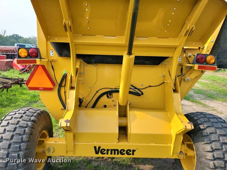 image for item EA2484 2017 Vermeer BPX9000 bale processor