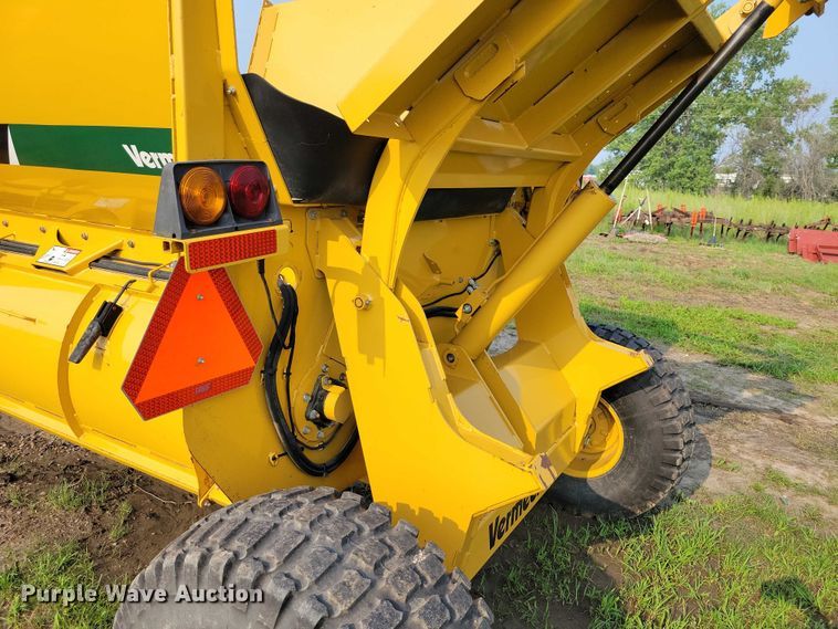 image for item EA2484 2017 Vermeer BPX9000 bale processor