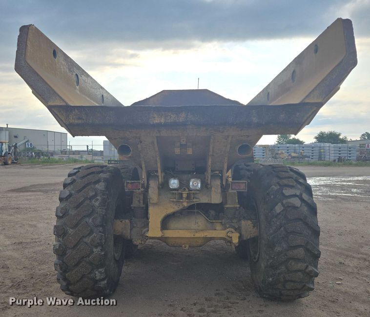 image for item EB0985 1997 Caterpillar D300E articulated haul truck