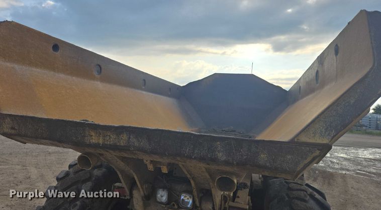 image for item EB0985 1997 Caterpillar D300E articulated haul truck