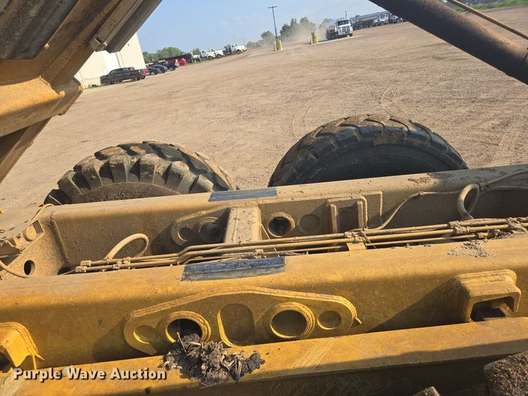 image for item EB0985 1997 Caterpillar D300E articulated haul truck