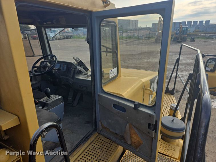 image for item EB0985 1997 Caterpillar D300E articulated haul truck