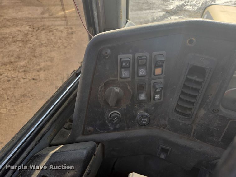 image for item EB0985 1997 Caterpillar D300E articulated haul truck