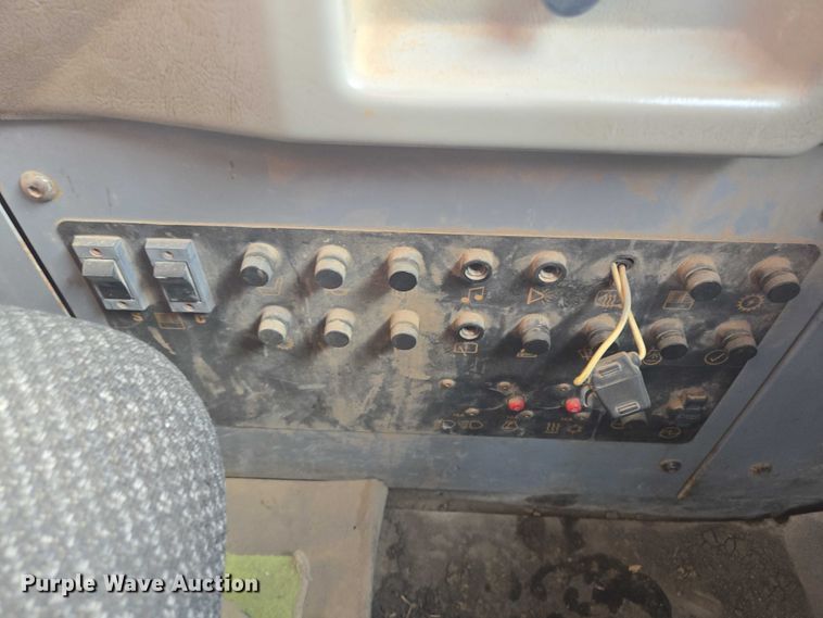 image for item EB0985 1997 Caterpillar D300E articulated haul truck