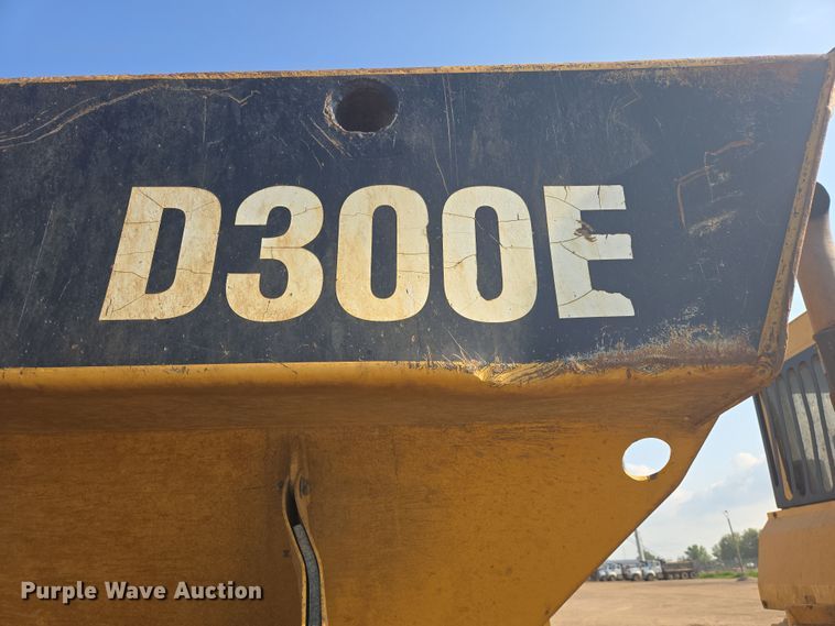 image for item EB0985 1997 Caterpillar D300E articulated haul truck