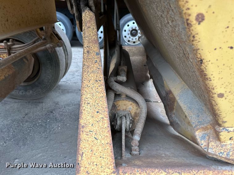 image for item EB2649 1993 Load King 2060-38-3 bottom dump trailer