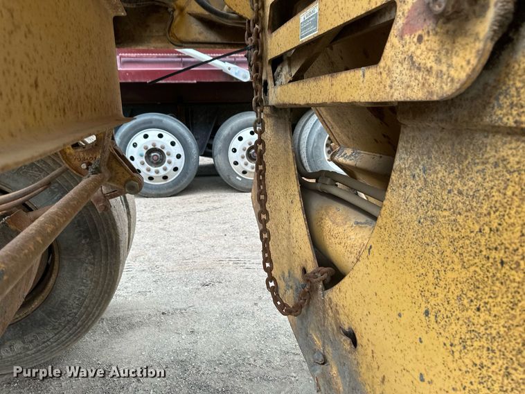 image for item EB2649 1993 Load King 2060-38-3 bottom dump trailer