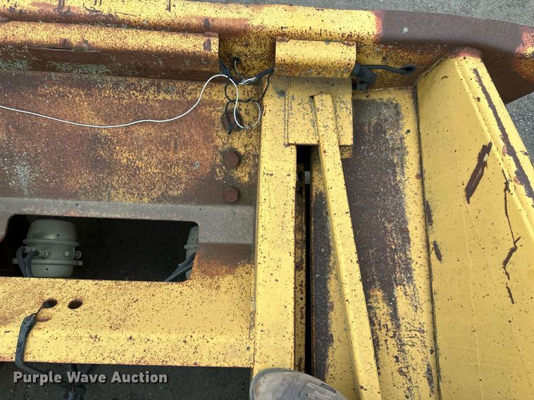 image for item EB2649 1993 Load King 2060-38-3 bottom dump trailer