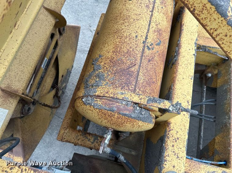 image for item EB2649 1993 Load King 2060-38-3 bottom dump trailer