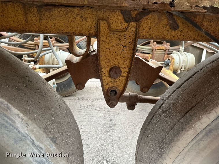 image for item EB2649 1993 Load King 2060-38-3 bottom dump trailer