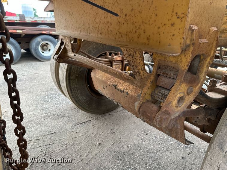 image for item EB2649 1993 Load King 2060-38-3 bottom dump trailer