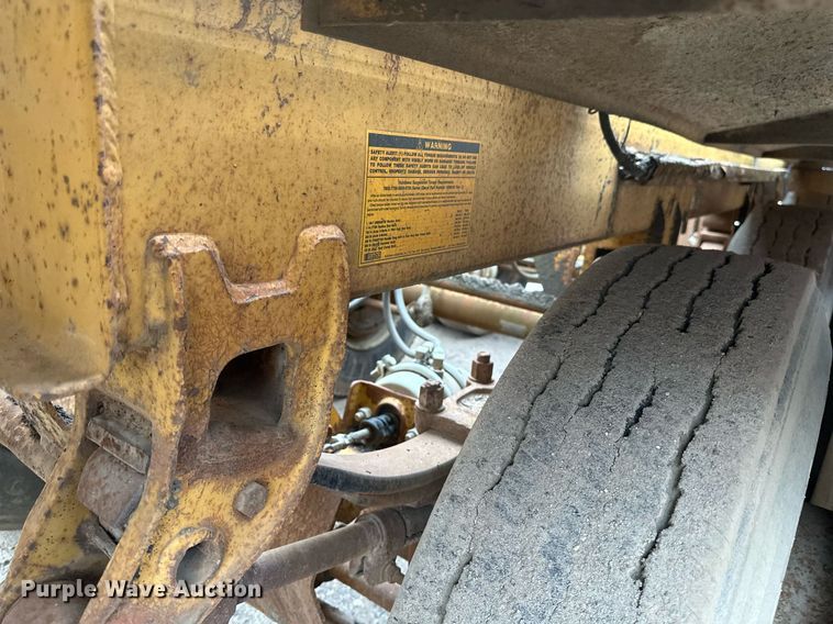 image for item EB2649 1993 Load King 2060-38-3 bottom dump trailer