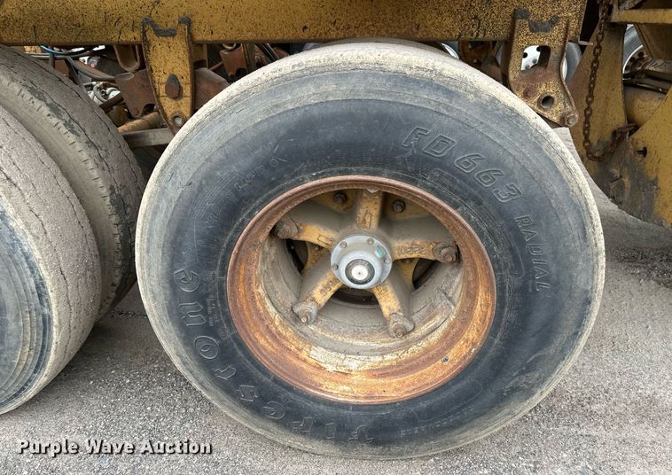 image for item EB2649 1993 Load King 2060-38-3 bottom dump trailer