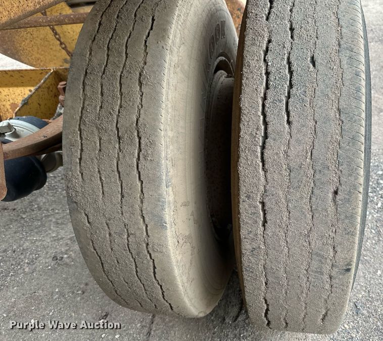 image for item EB2649 1993 Load King 2060-38-3 bottom dump trailer