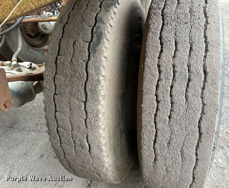 image for item EB2649 1993 Load King 2060-38-3 bottom dump trailer