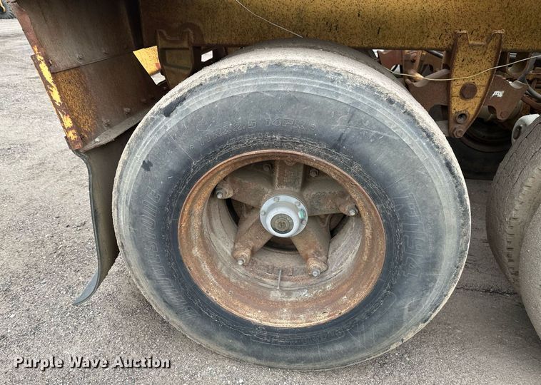 image for item EB2649 1993 Load King 2060-38-3 bottom dump trailer