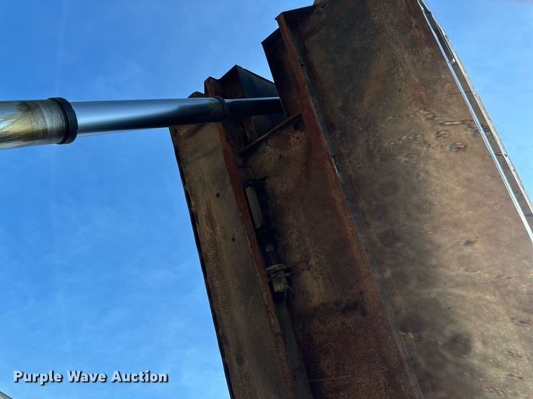 image for item EB2807 1997 Mack CL713 dump truck