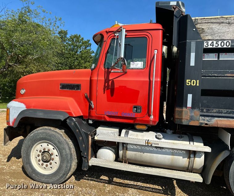 image for item EB2807 1997 Mack CL713 dump truck