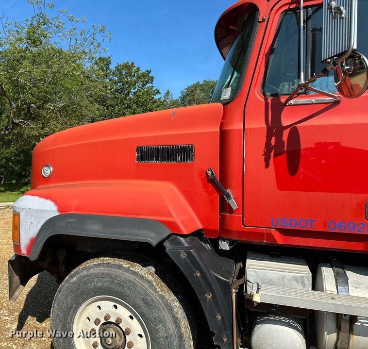 image for item EB2807 1997 Mack CL713 dump truck