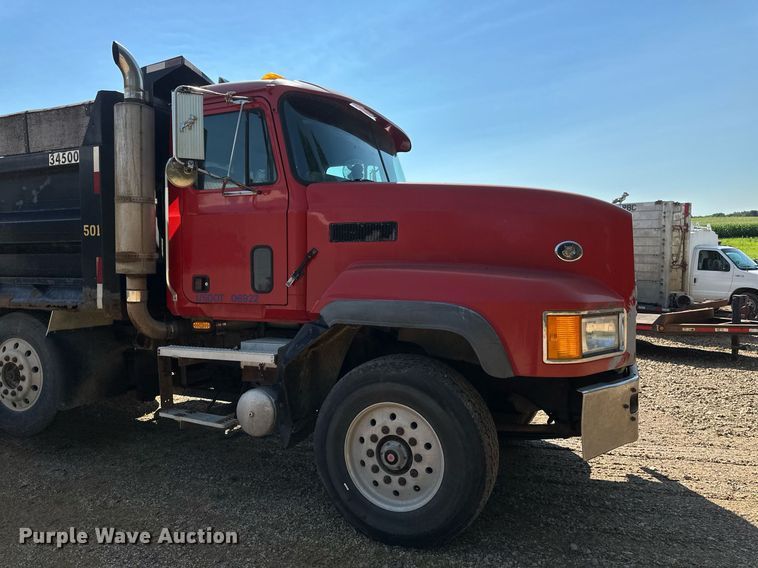 image for item EB2807 1997 Mack CL713 dump truck