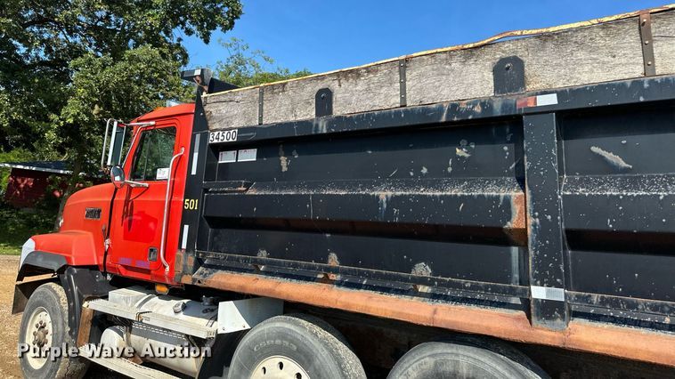 image for item EB2807 1997 Mack CL713 dump truck