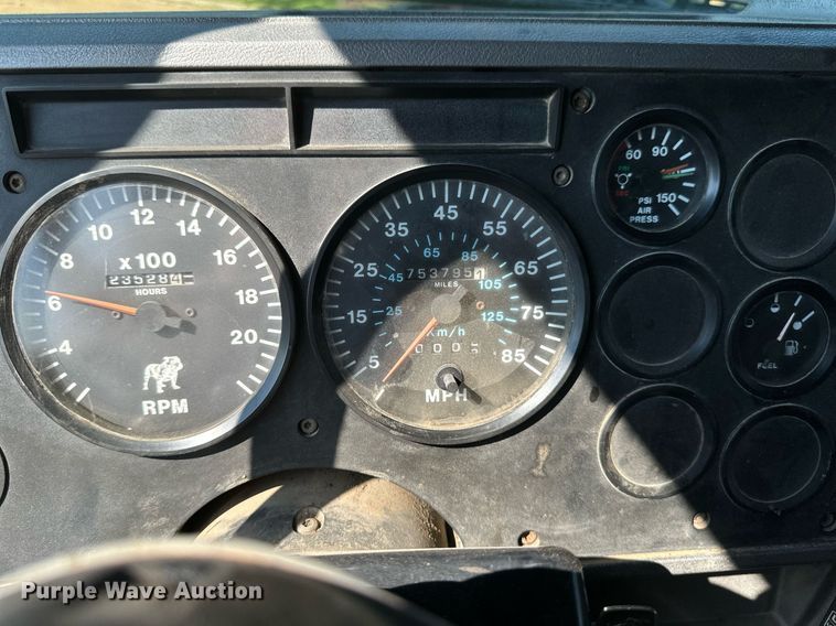 image for item EB2807 1997 Mack CL713 dump truck