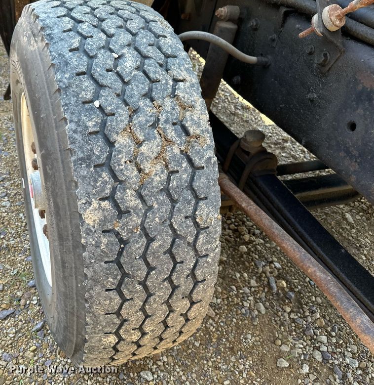 image for item EB2807 1997 Mack CL713 dump truck