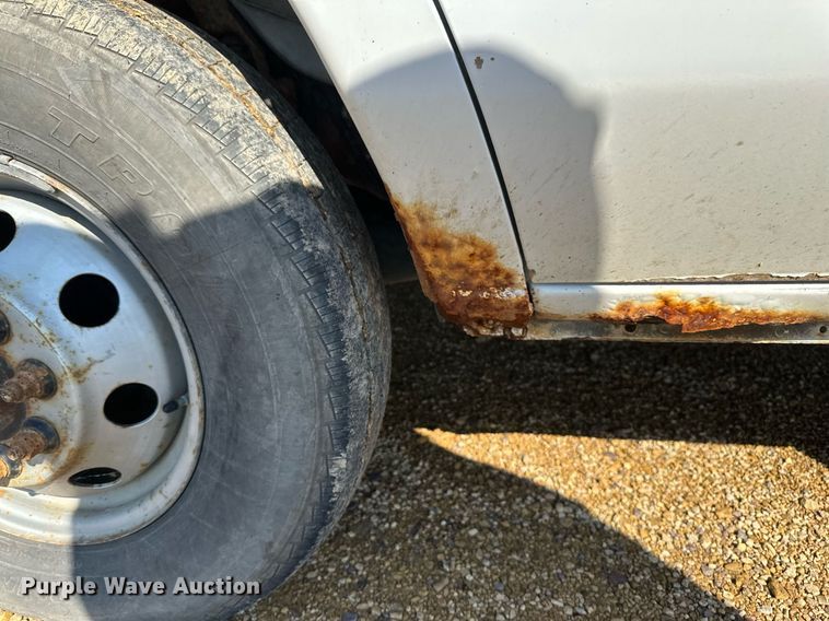 image for item EB2808 2005 Ford E450 utility van