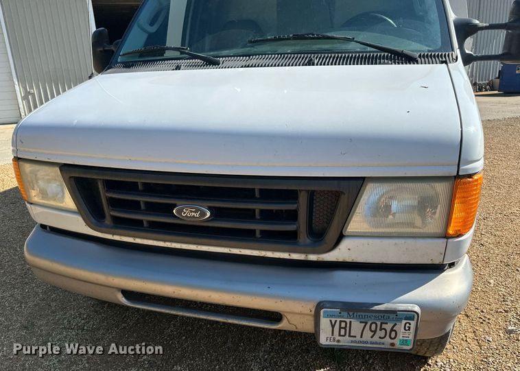 image for item EB2808 2005 Ford E450 utility van