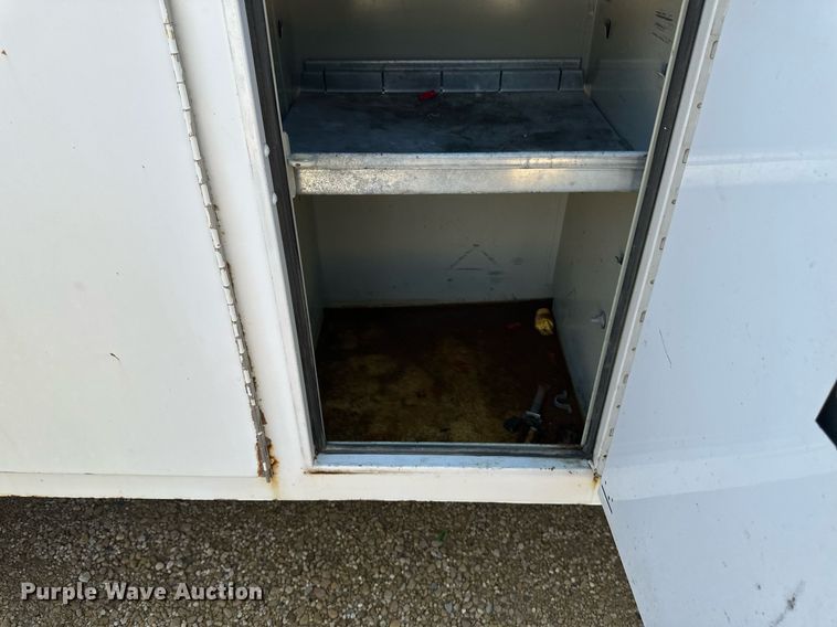 image for item EB2808 2005 Ford E450 utility van