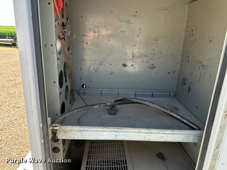 image for item EB2808 2005 Ford E450 utility van