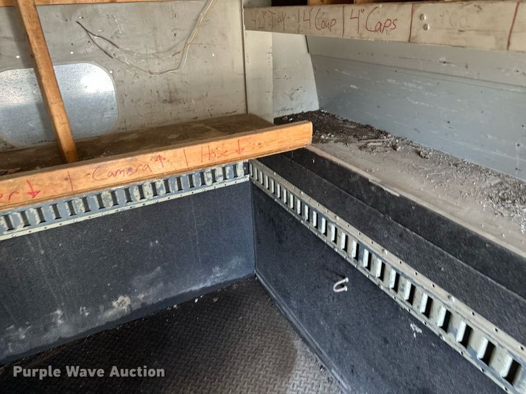 image for item EB2808 2005 Ford E450 utility van