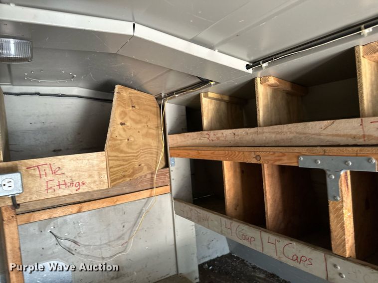 image for item EB2808 2005 Ford E450 utility van