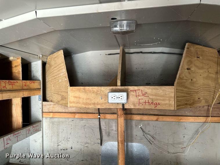 image for item EB2808 2005 Ford E450 utility van