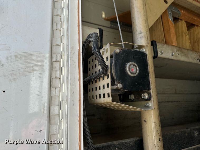 image for item EB2808 2005 Ford E450 utility van