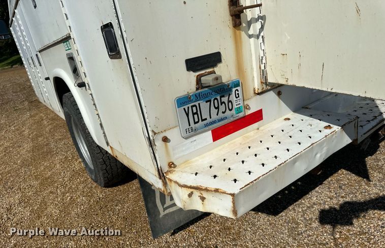 image for item EB2808 2005 Ford E450 utility van