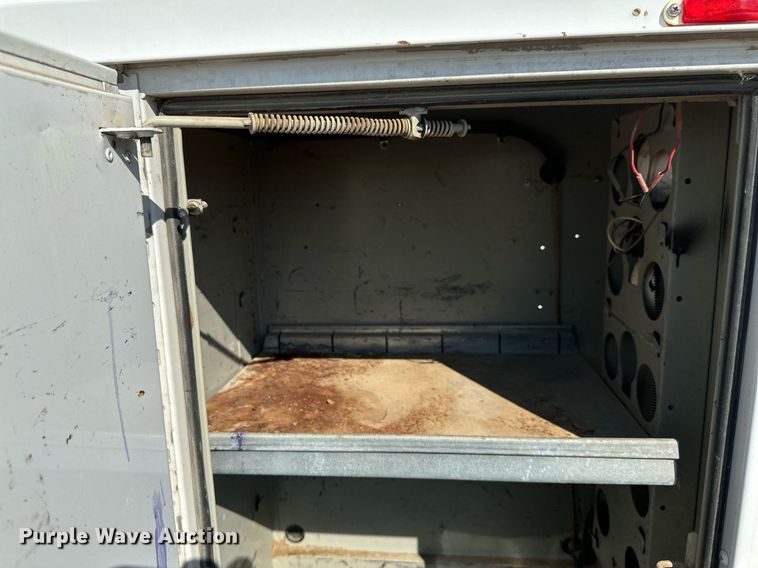 image for item EB2808 2005 Ford E450 utility van