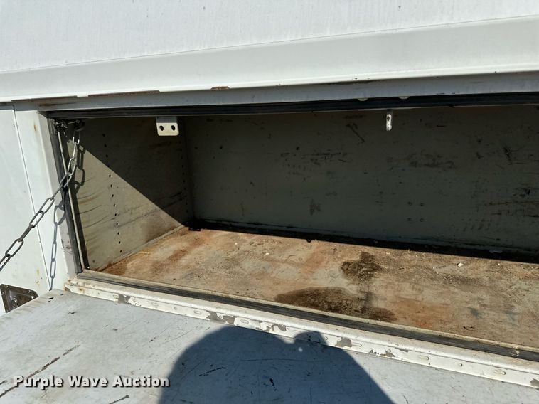 image for item EB2808 2005 Ford E450 utility van