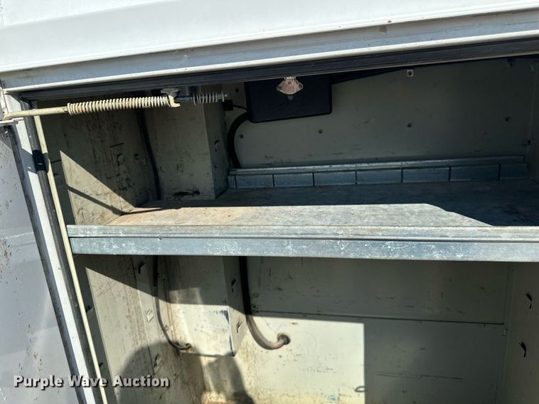 image for item EB2808 2005 Ford E450 utility van