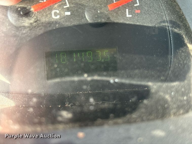 image for item EB2808 2005 Ford E450 utility van