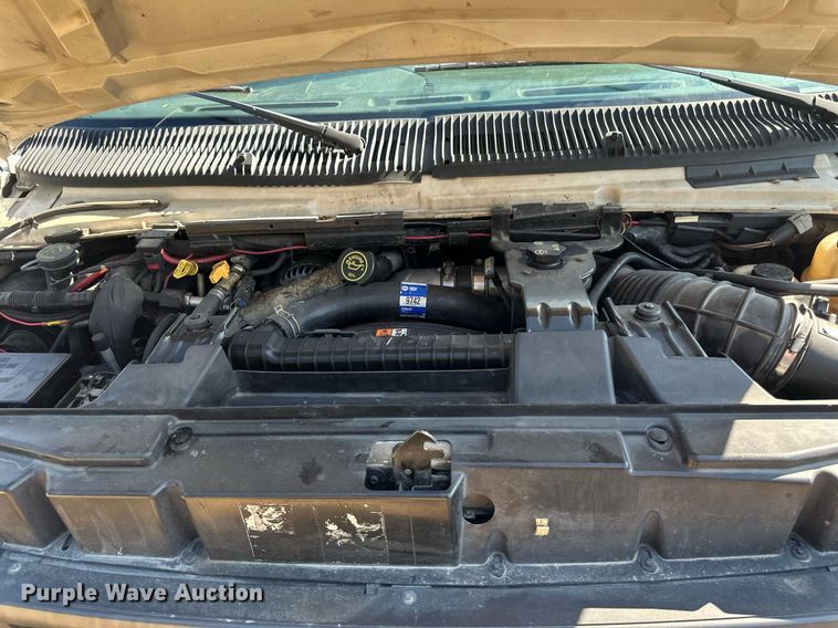 image for item EB2808 2005 Ford E450 utility van