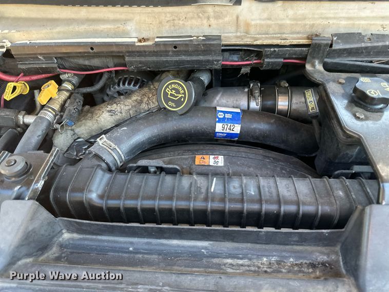 image for item EB2808 2005 Ford E450 utility van