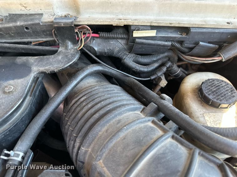 image for item EB2808 2005 Ford E450 utility van