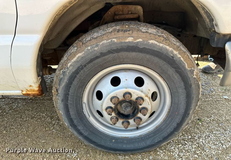 image for item EB2808 2005 Ford E450 utility van