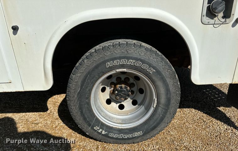 image for item EB2808 2005 Ford E450 utility van