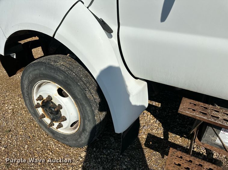 image for item EB2809 2000 Ford F650 box truck